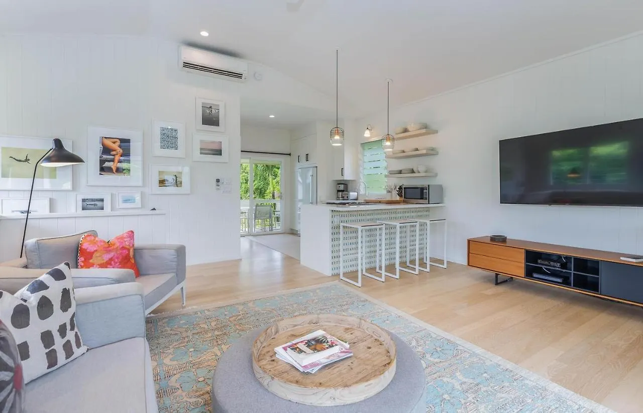 Hanalei Beachfront Cottage Home 度假居